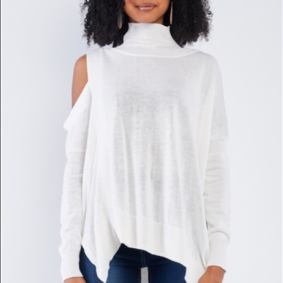 Asymmetrical Knit Over sized Turtleneck Sweater - Picture 4 of 4